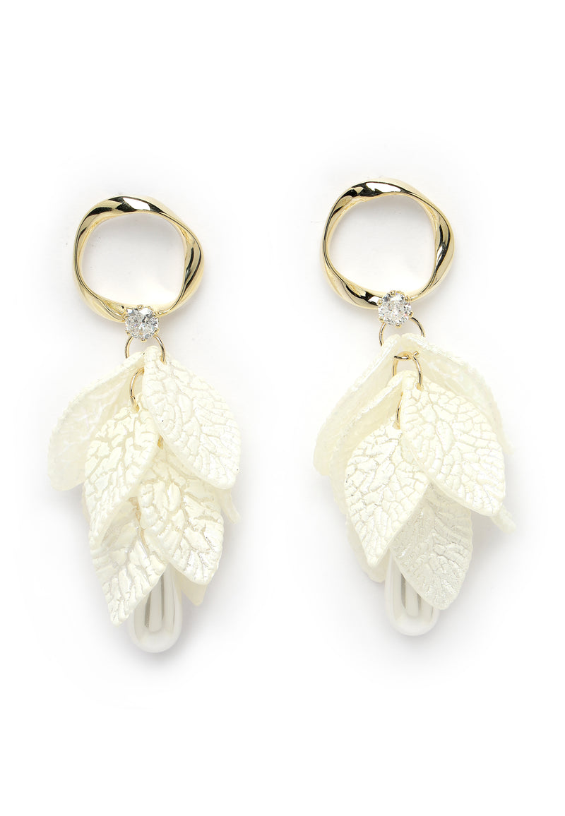 Cascading White Leaf Dangle Øreringe