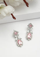 Belles boucles d'oreilles florales géométriques en zircone