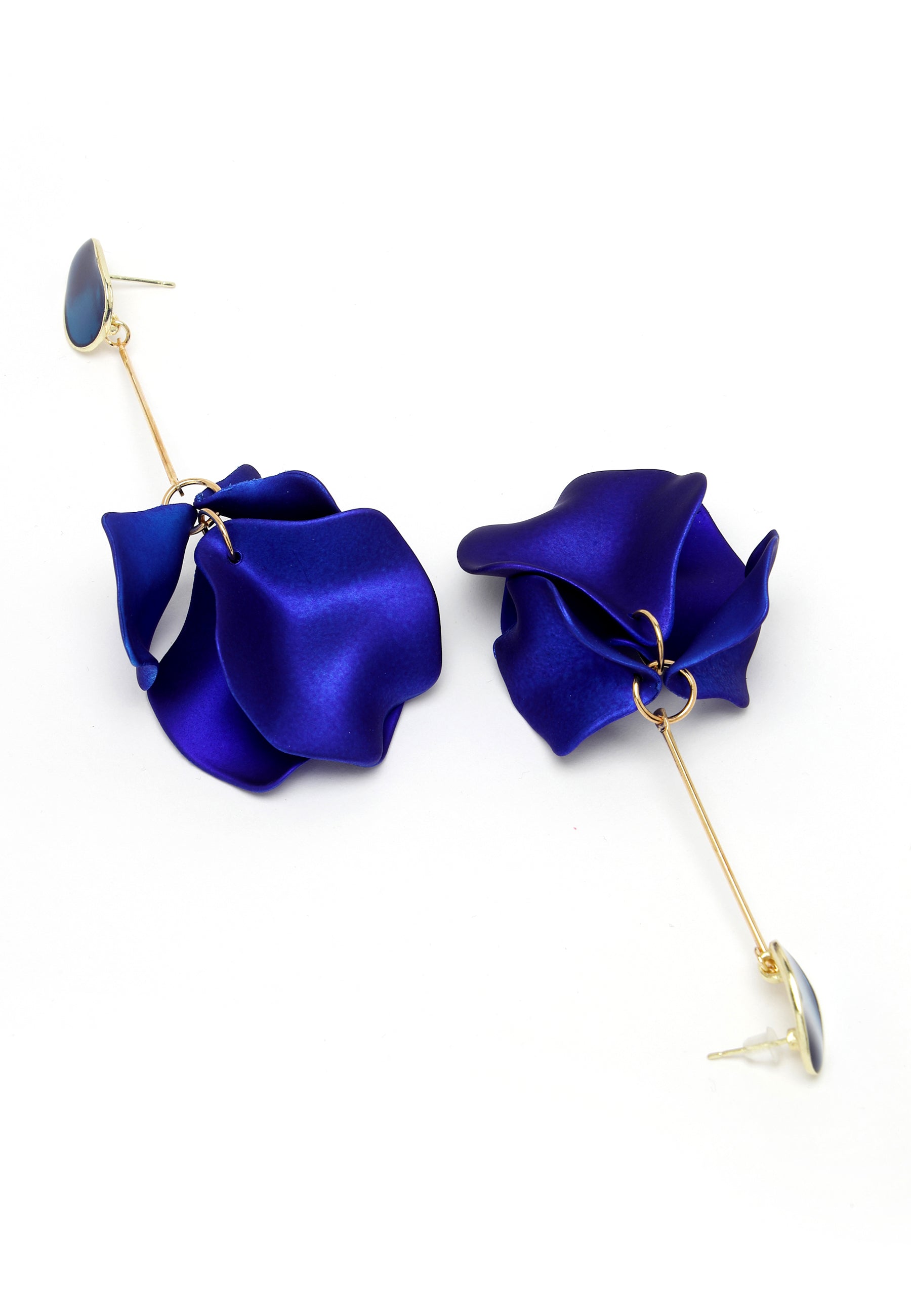 Boucles d'oreilles pendantes pétales bleu métallisé