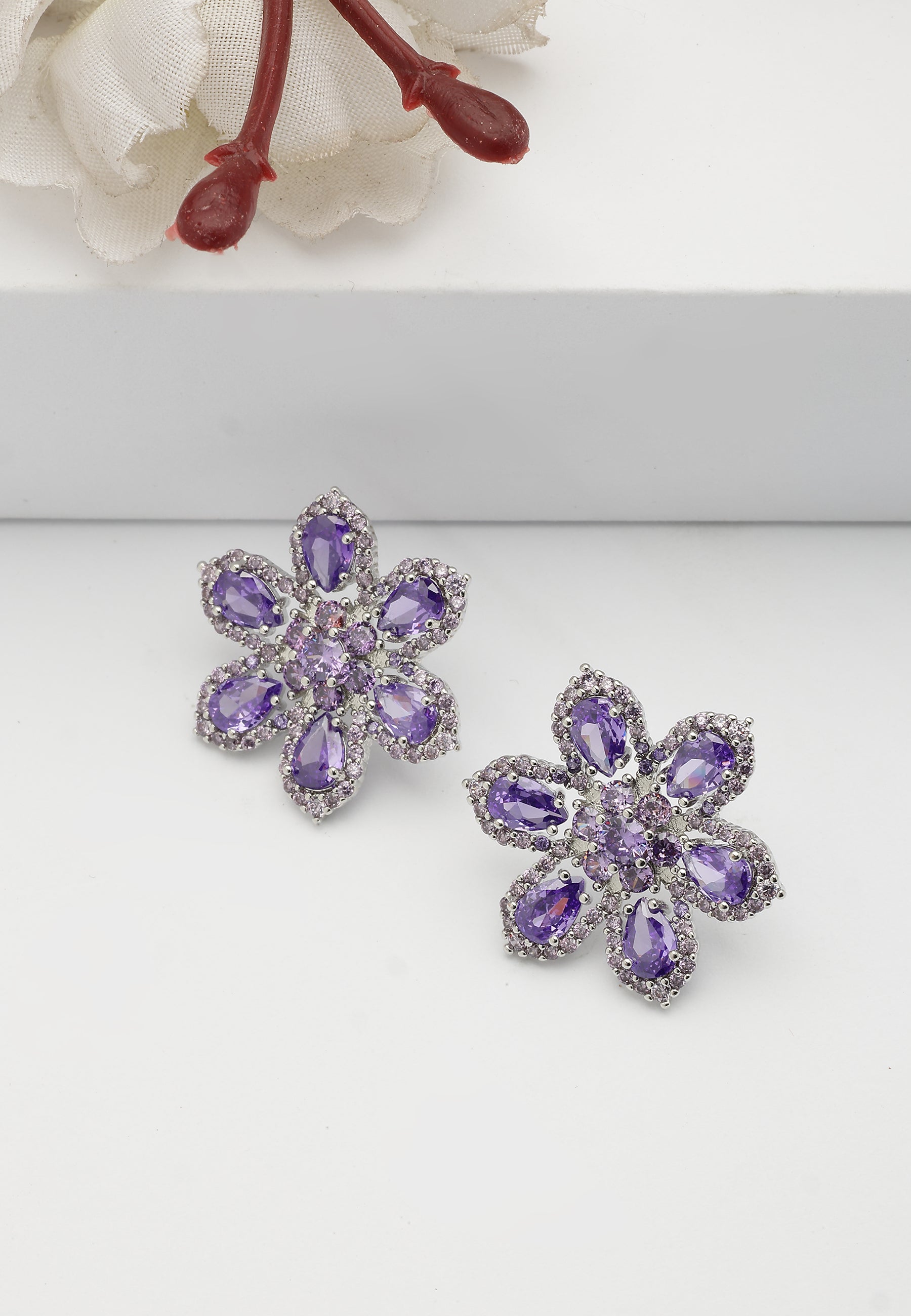 Boucles d'oreilles en stud floral lilas