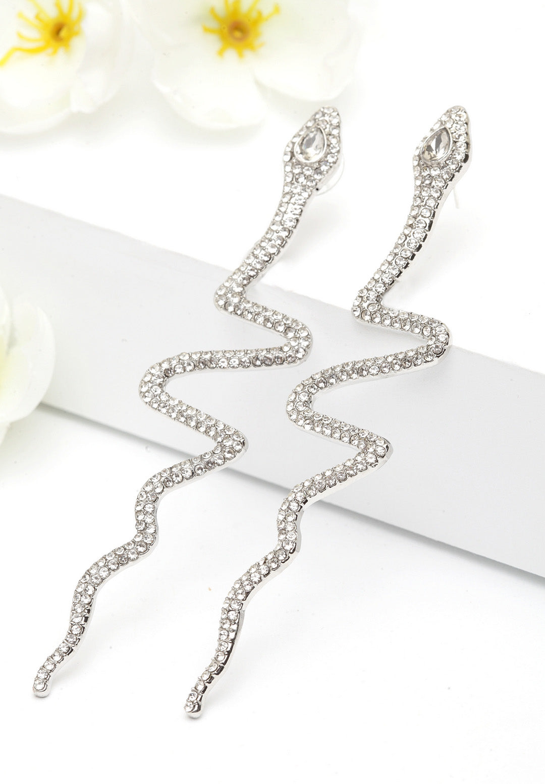 Eleganckie kolczyki z kryształami w kształcie węża